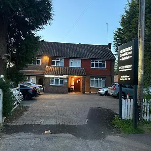 Affittacamere High Trees Gatwick, Horley